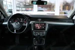 Volkswagen Passat Variant 2.0 TDI Comf. 1 Hd. /DSG/LED/AHK Bild 2