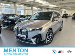 BMW iX xDrive40 Sportpaket AHK/SkyLounge/Wärmekomfort/Las