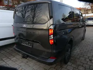 Ford Tourneo Custom 320 L1 Custom Titanium * 4x4 * Automatik * Bild 3