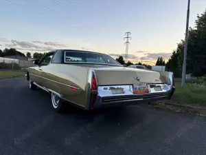 Cadillac Deville Coupe Bild 3