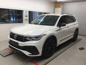 Volkswagen Tiguan Allspace R-Line 4Motion Sportpaket HUD AD StandHZG AHK-klap