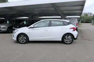 Hyundai i20 i20 TREND / Licht-Paket /Klima/ Bose Soundsystem Bild 4