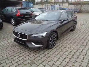 Volvo V60 B4 Plus Bright*FACELIFT MJ.23*WI-PAK*LEDER
