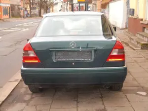 Mercedes-Benz C 180 C-Klasse Elegance Bild 2