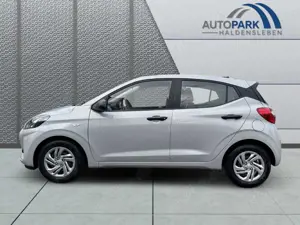 Hyundai i10 1.0 MT Navi CarPlay DAB Alarm PDC CAM Bild 2