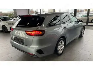 Kia Ceed SW / cee'd SW 1.5 T-GDI Navi LED Kamera DAB CarPlay SHZ LenkradH Bild 5
