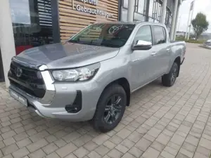 Toyota Hilux 2,8 l Double Cab AT 4x4 Comfort Navi ACC Apple Car