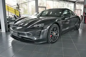 Porsche Taycan GTS Panorama HuD BOSE 360Grad DeutschesFZ