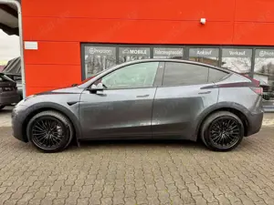 Tesla Model Y Long Range AWD*Boost*VAT deductible* Bild 2