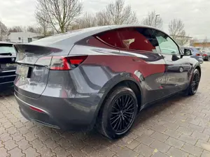 Tesla Model Y Long Range AWD*Boost*VAT deductible* Bild 5
