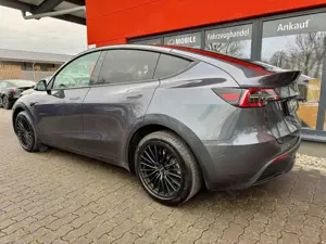 Tesla Model Y Long Range AWD*Boost*VAT deductible* Bild 3