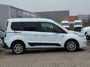Ford Tourneo 1.5 TDCi Connect Trend*NAVI*GRA*PDC*BCM* Bild 5
