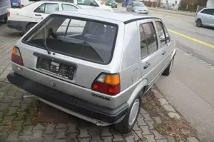 Volkswagen Golf GL 1,3, 4türig, rostfrei Bild 2
