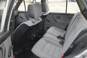 Volkswagen Golf GL 1,3, 4türig, rostfrei Bild 4