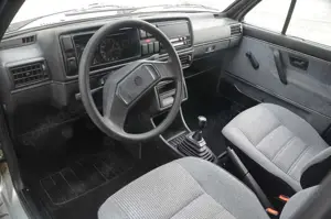 Volkswagen Golf GL 1,3, 4türig, rostfrei Bild 3