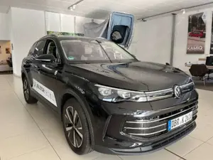 Volkswagen Tiguan Elegance TDI DSG AHK STHZ ACC PANO Bild 2