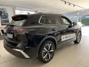 Volkswagen Tiguan Elegance TDI DSG AHK STHZ ACC PANO Bild 4