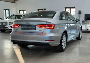 Audi A3 Limousine  1.4 TFSI attraction XEN/NAVI/125PS Bild 3