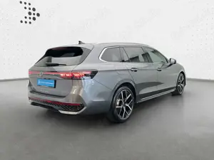 Volkswagen Passat R-Line 2.0 TDI DSG*NAVI*AHK*360*HUD*IQ-Dr Bild 2