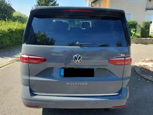 Volkswagen T7 Multivan Multivan 2,0 TDI SCR LÜ Style Bild 2