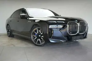 BMW i7 M70 xDrive TheatreScreen/SkyLounge/HUD/BW/Li