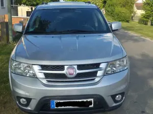 Fiat Freemont FIAT Freemont 170 PS SUV - BJ 2012 - TÜV neu - Schiebedach - BIG Familienauto Bild 4