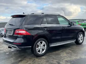 Mercedes-Benz ML 350 BlueEfficiency Bild 2
