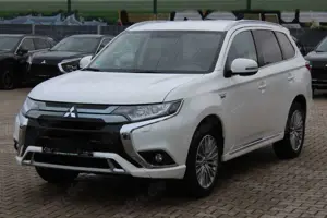 Mitsubishi Outlander PHEV 2.4 Basis 4WD Navi R.Kamera