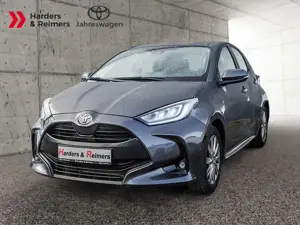 Toyota Yaris 1.5 KLIMA SHZ RÜCKFAHRKAMERA ACC LED