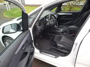 BMW 220 2er Active Tourer 220i Active Tourer M Sport Bild 5