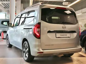 Nissan Townstar Kombi L1 1.3 DIG-T 6MT TEKNA Navi Bild 5