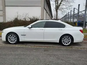 BMW 730 730d Edition Exclusive Bild 2