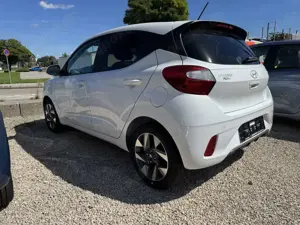 Hyundai i10 i10 1.2 79PS Navi Klima Appel Carplay Android Bild 4