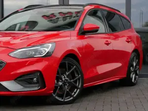 Ford Focus Turnier2,3 ST LED! PANO! BO! ACC! Bild 3