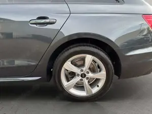 Audi A4 Avant Advanced 35TDI S-Tr. Navi ACC Bild 3