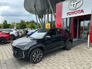Toyota Yaris Cross Hybrid FWD Teamplayer + WINTER PAKET Bild 2