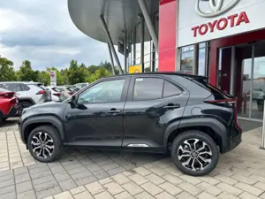 Toyota Yaris Cross Hybrid FWD Teamplayer + WINTER PAKET Bild 3