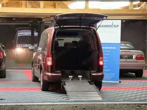 Volkswagen Caddy 2,0TDI DSG Behindertengerecht-Rampe
