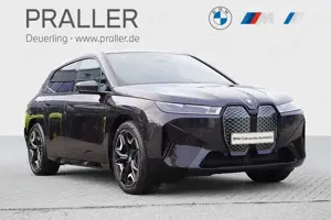 BMW iX xDrive40 Edition Sport SkyLounge AHK MultiSitze 36