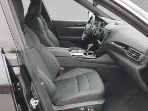 Maserati Levante GT Hybrid - Maserati Regensburg Bild 3