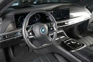BMW 750 Bild 5
