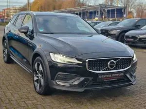 Volvo V60 Cross Country Plus AWD/Navi/Kamera/AHK/PDC