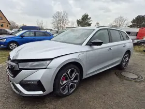 Skoda Octavia Combi iV RS 1.4 eTSI Edition HuD LED ACC Bild 2