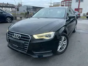 Audi A3 2.0 TDI Standheizung Xenon SHZ MMI AHK