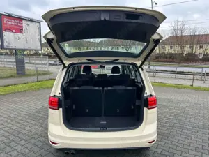 Volkswagen Touran Taxi 7-Sitze PDC NEU LEDER DSG Automatik Bild 5