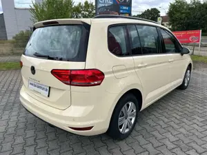 Volkswagen Touran Taxi 7-Sitze PDC NEU LEDER DSG Automatik Bild 3