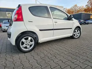 Peugeot 107 107  5-Türer Filou,Klima,Alu,ZV,el.Fen,Tüv28 Bild 4