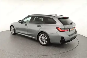 BMW 330 i xDrive M Sport ACC|Pano|HUD|ParkAs+360|AHK Bild 4