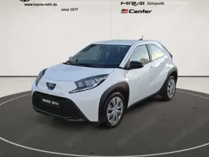 Toyota Aygo X Play Apple CarPlay Android Auto Mehrzonenklima Mus