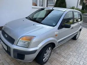 Ford Fusion 8- Fach bereift